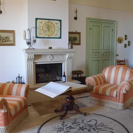 Casina Di Grotta Di Ferro Country house *