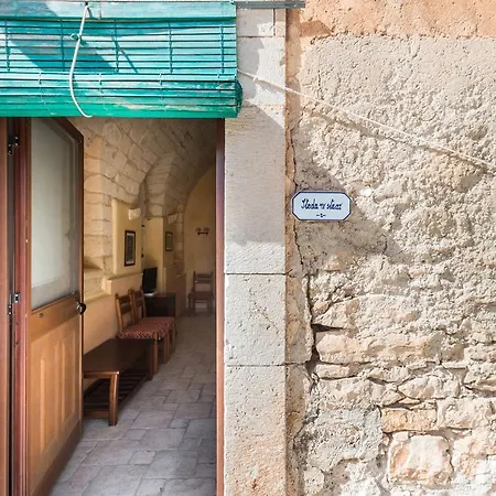 Casina Di Grotta Di Ferro Country house *