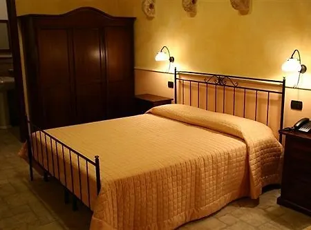 Casina Di Grotta Di Ferro