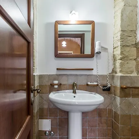 Casina Di Grotta Di Ferro Country house *